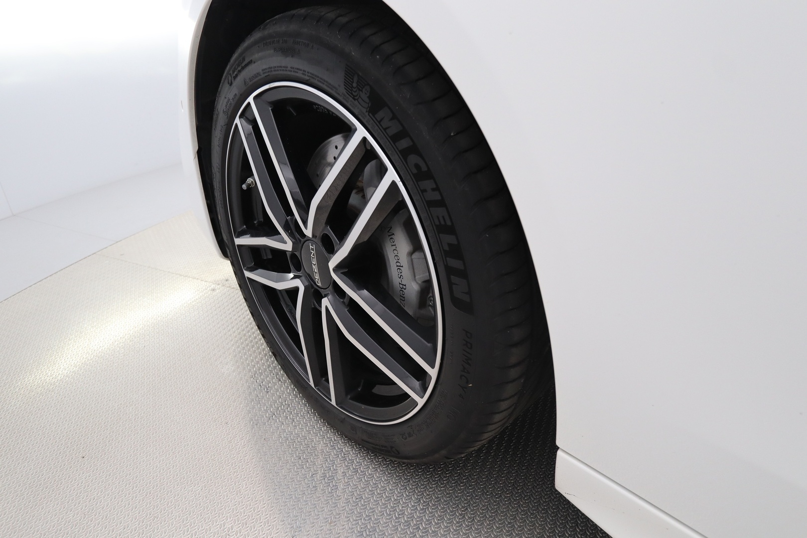 MERCEDES-BENZ C 2023