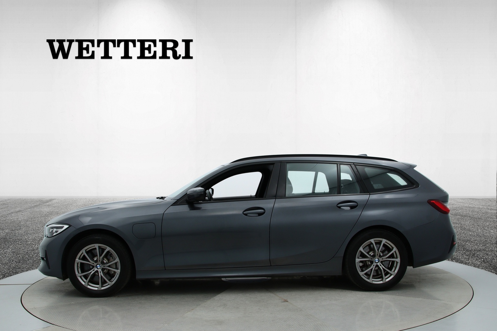 BMW 330 2021