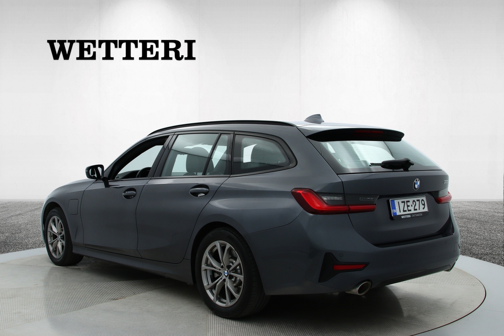 BMW 330 2021