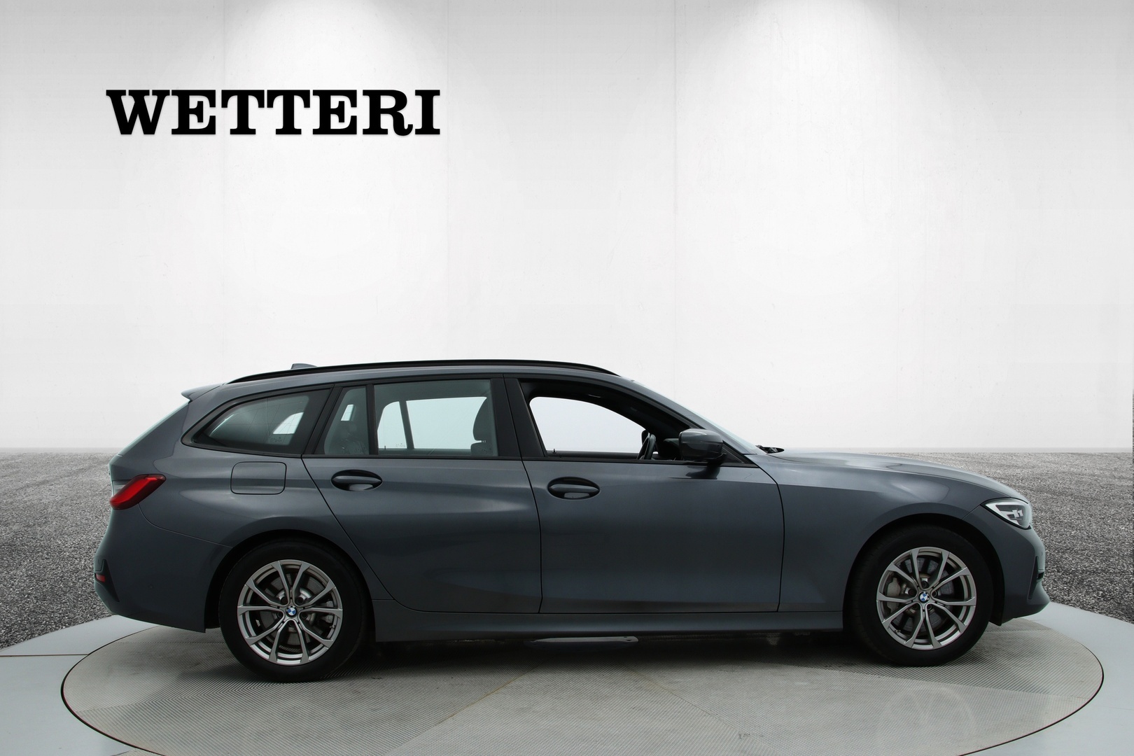 BMW 330 2021