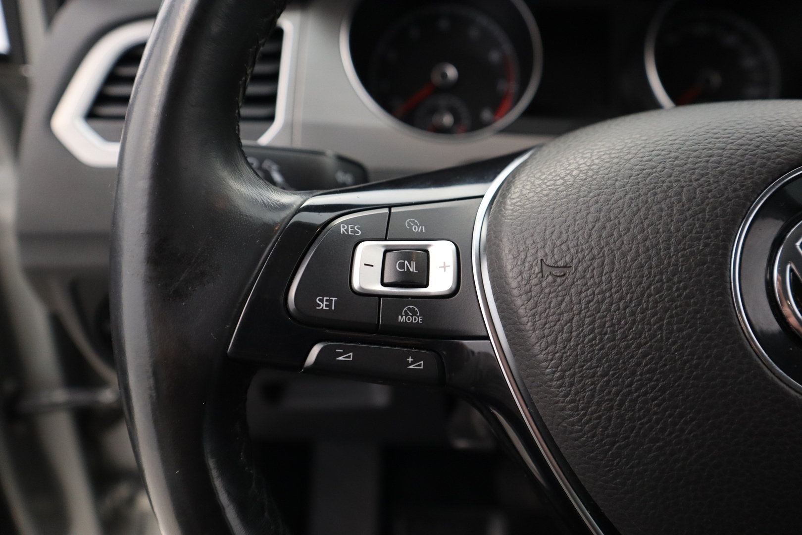 VOLKSWAGEN Golf Sportsvan 2016