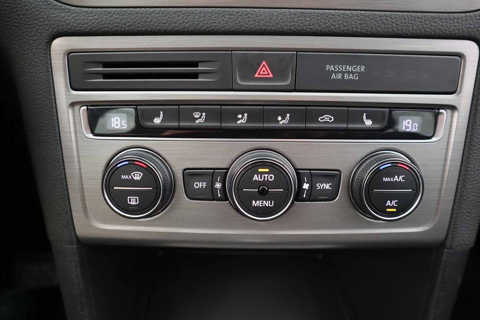 VOLKSWAGEN Golf Sportsvan 2016