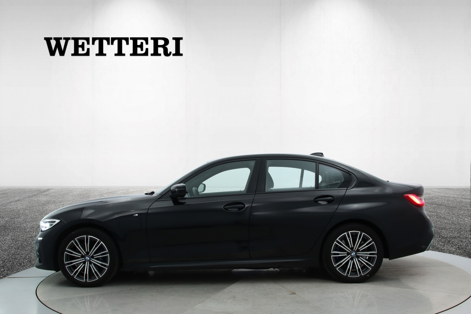 BMW 330 2022