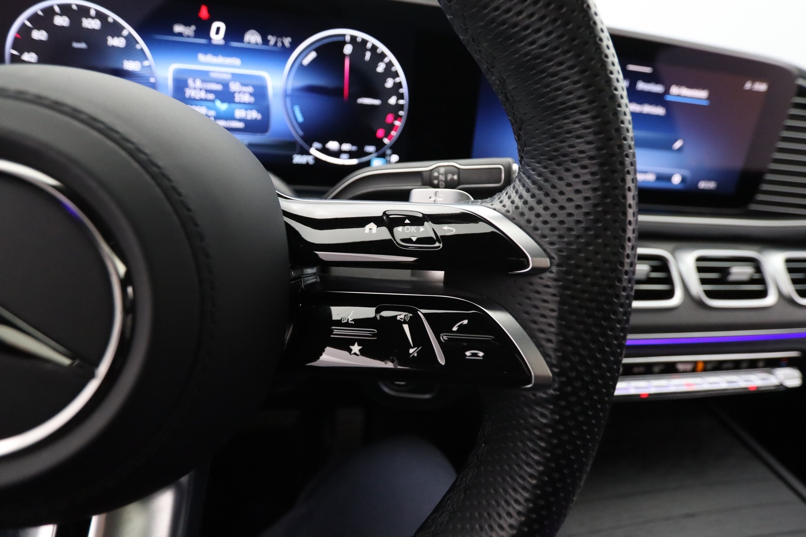 MERCEDES-BENZ GLE 2024