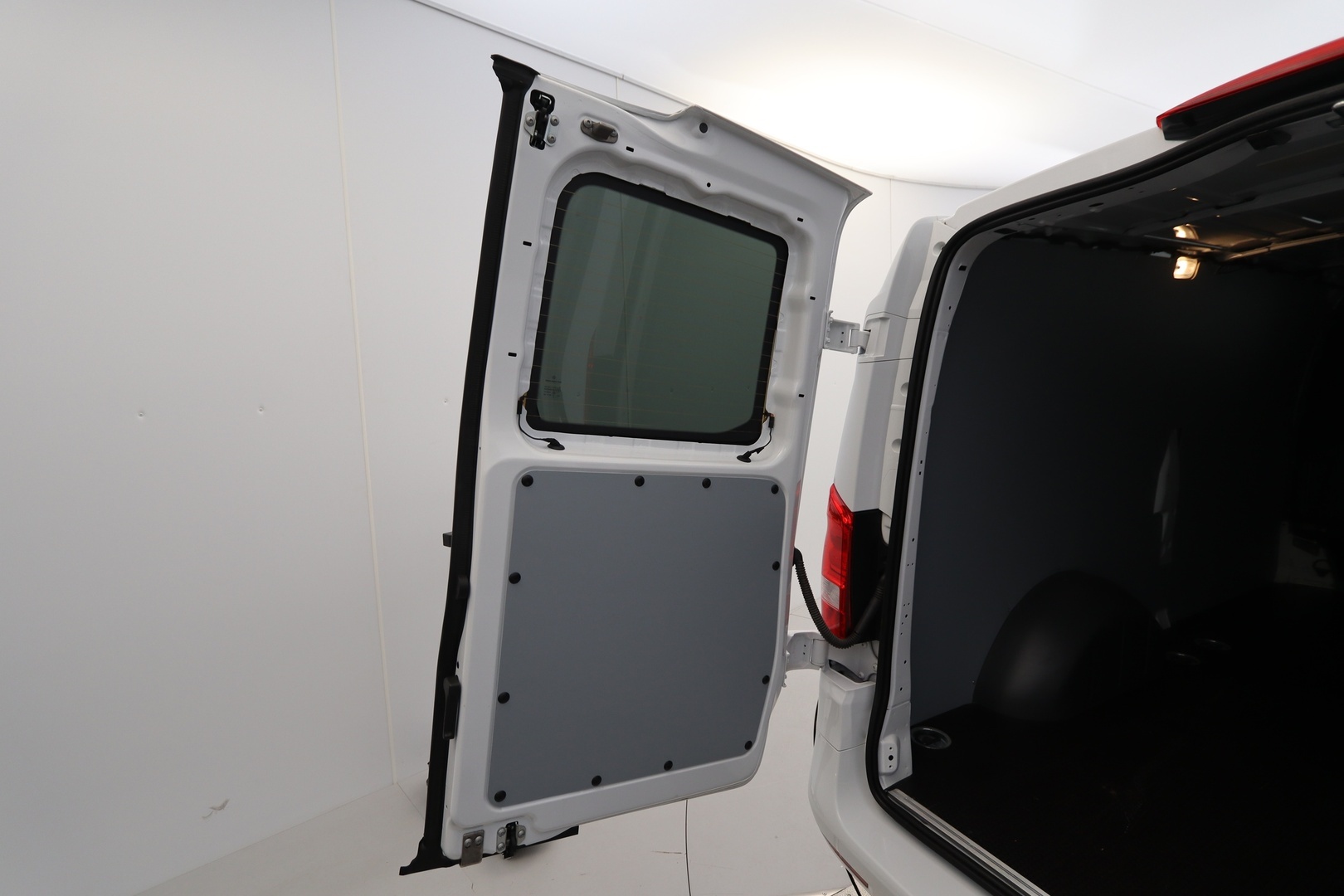 MERCEDES-BENZ Vito 2023