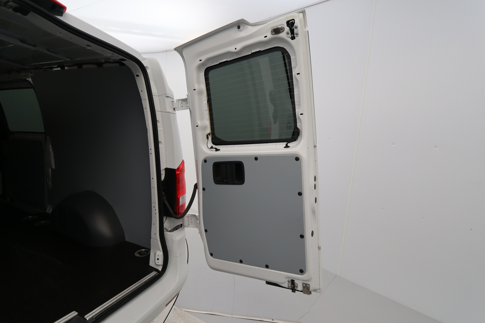 MERCEDES-BENZ Vito 2023