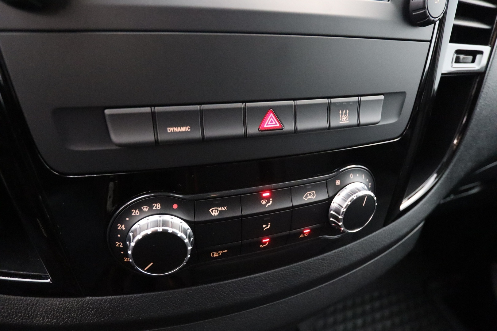 MERCEDES-BENZ Vito 2023