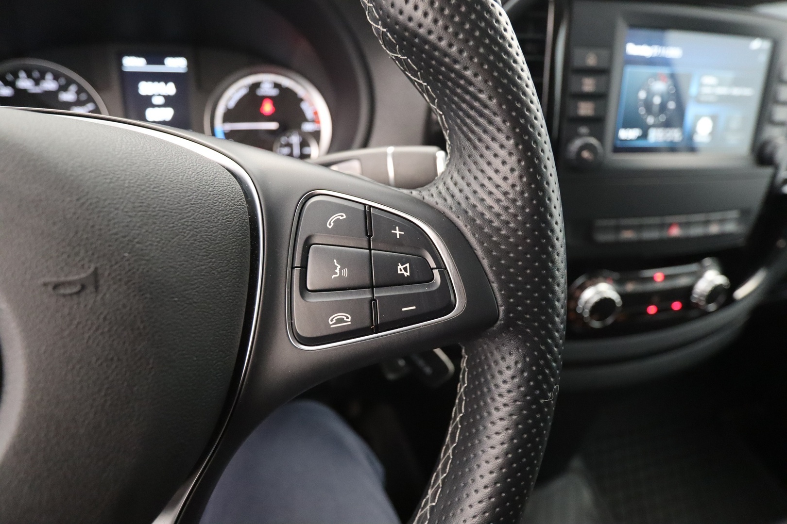 MERCEDES-BENZ Vito 2023