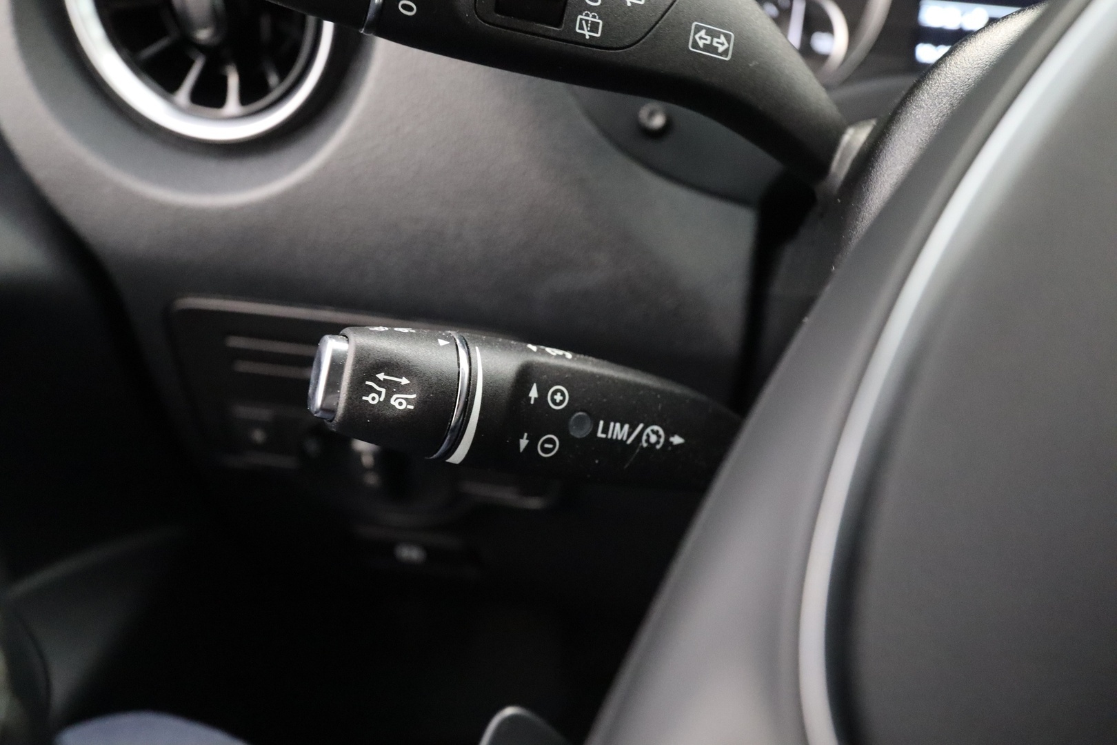 MERCEDES-BENZ Vito 2023