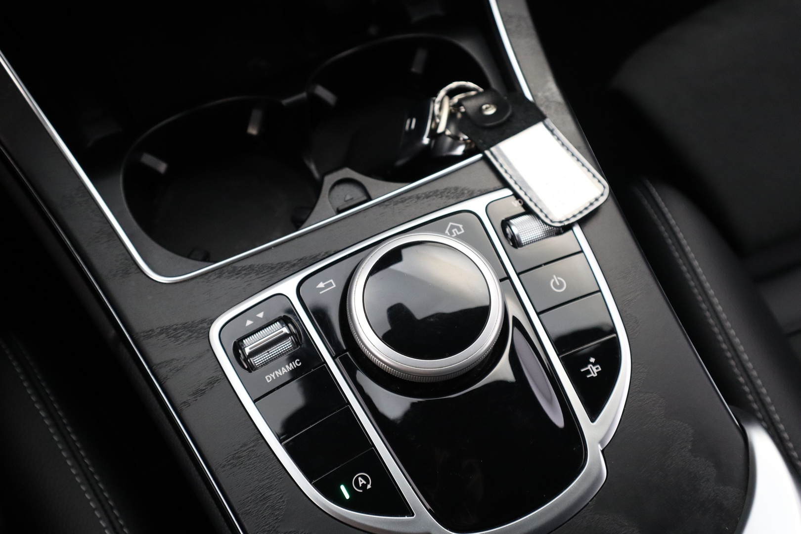 MERCEDES-BENZ C 2022