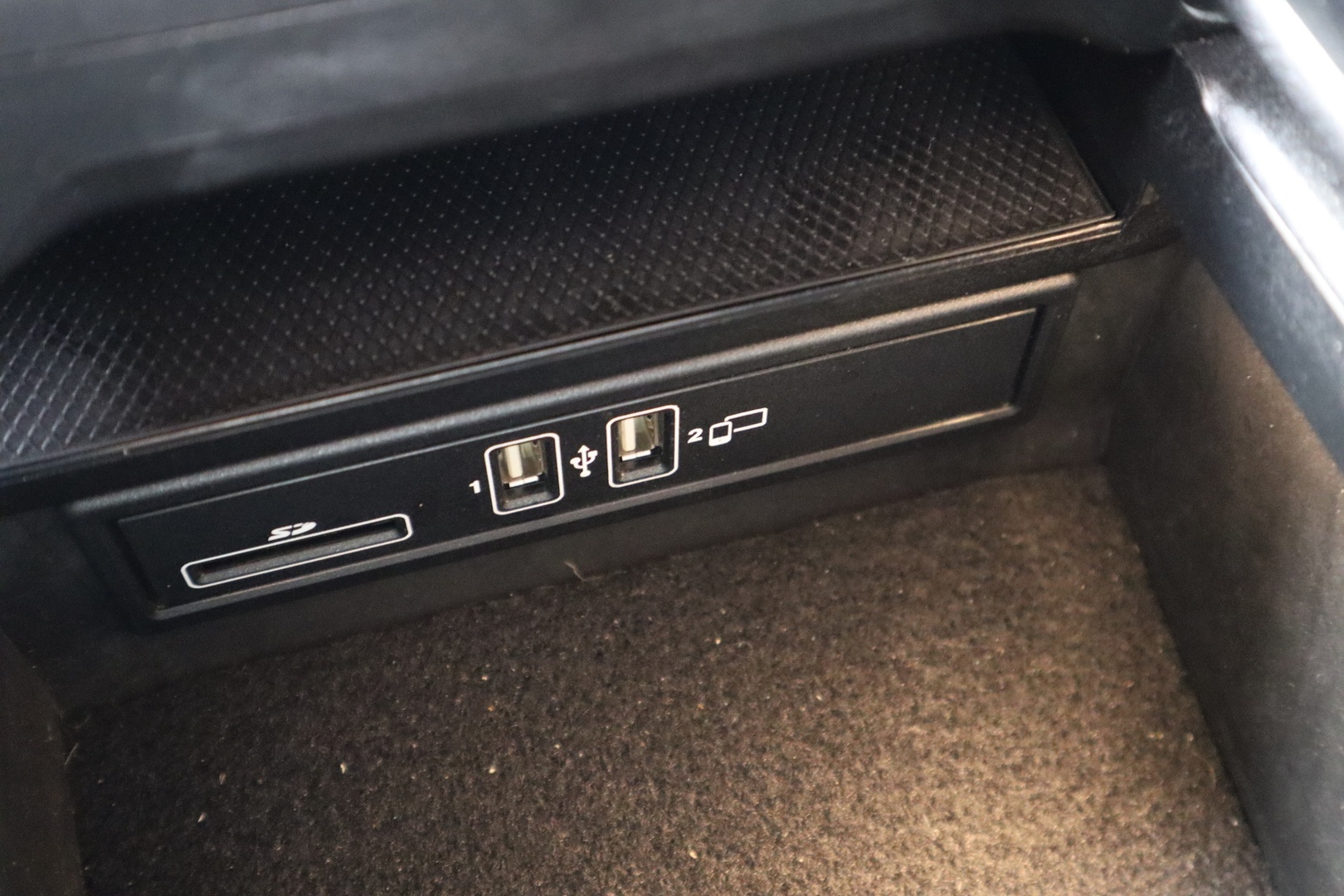 MERCEDES-BENZ C 2022