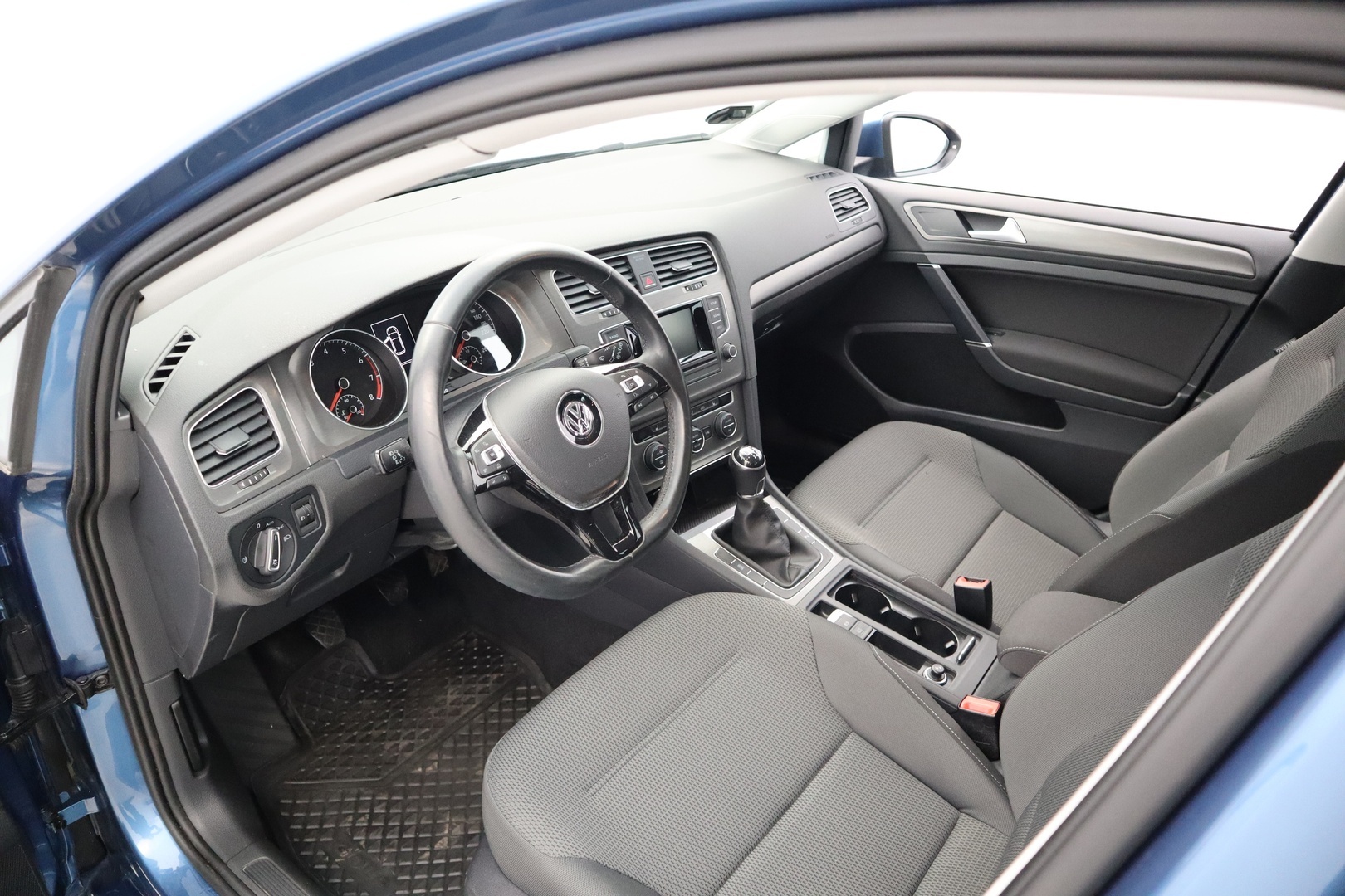 VOLKSWAGEN Golf 2013