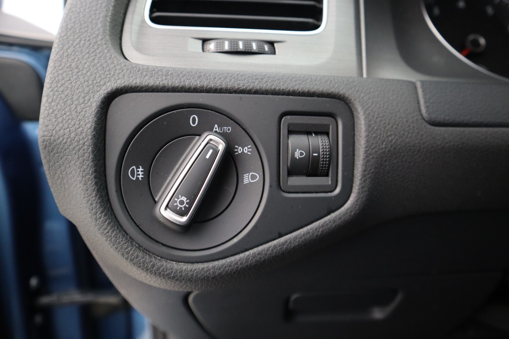 VOLKSWAGEN Golf 2013