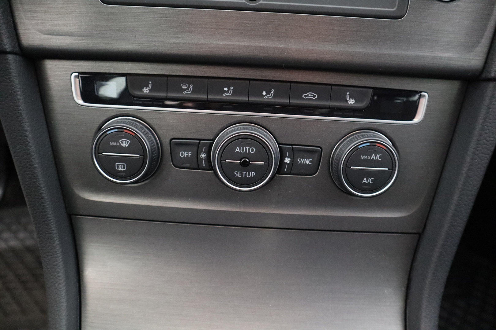 VOLKSWAGEN Golf 2013