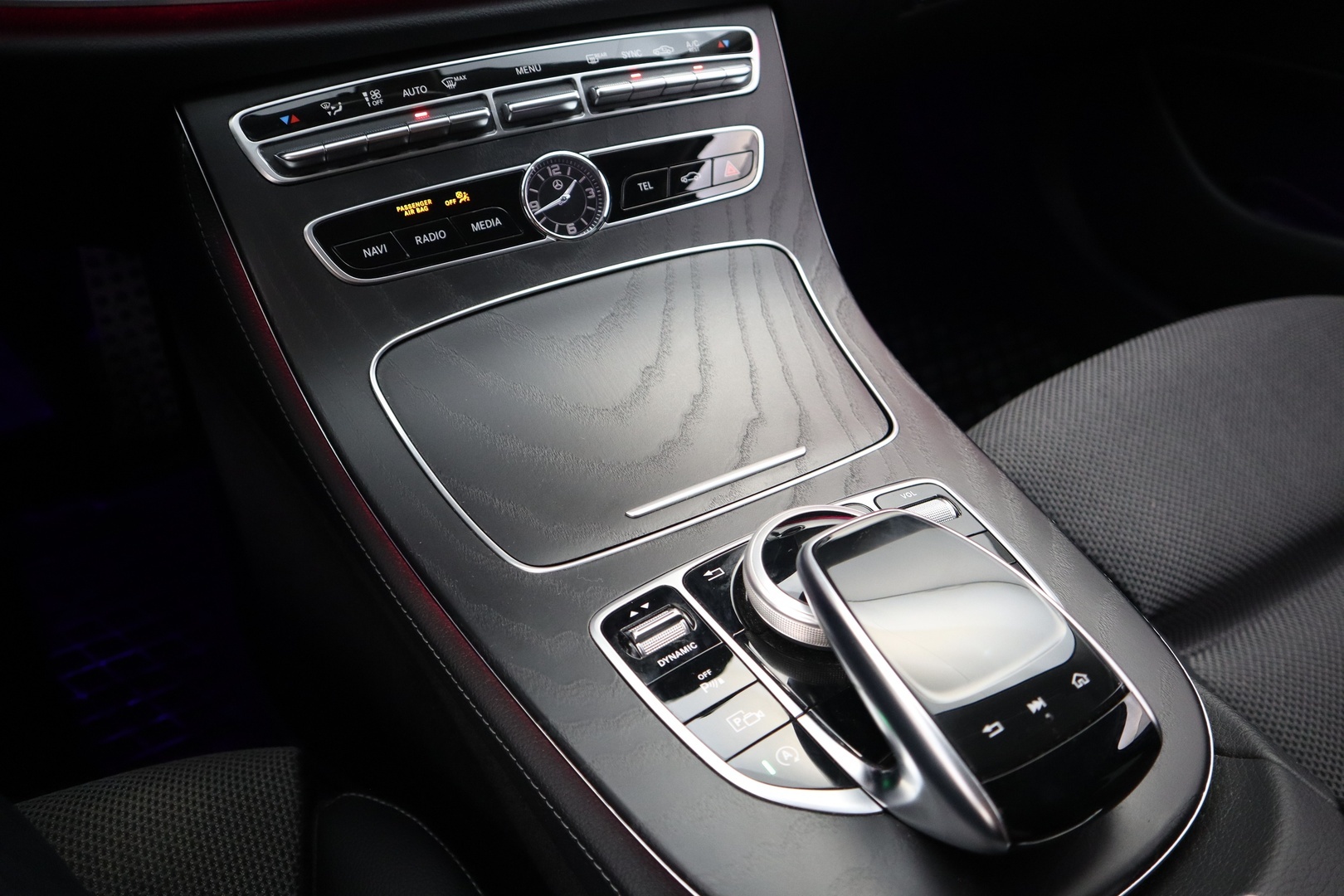 MERCEDES-BENZ E 2019