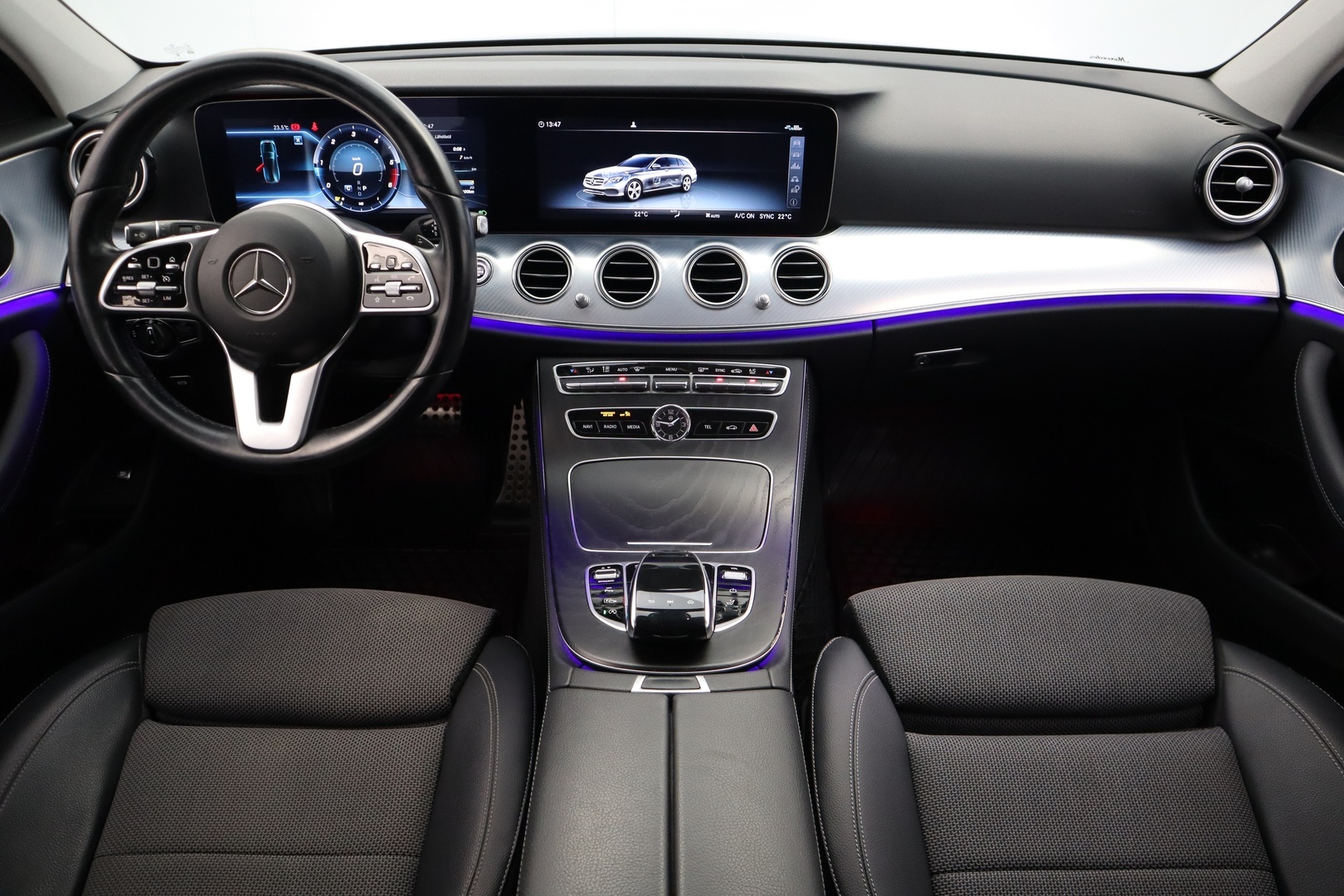 MERCEDES-BENZ E 2019