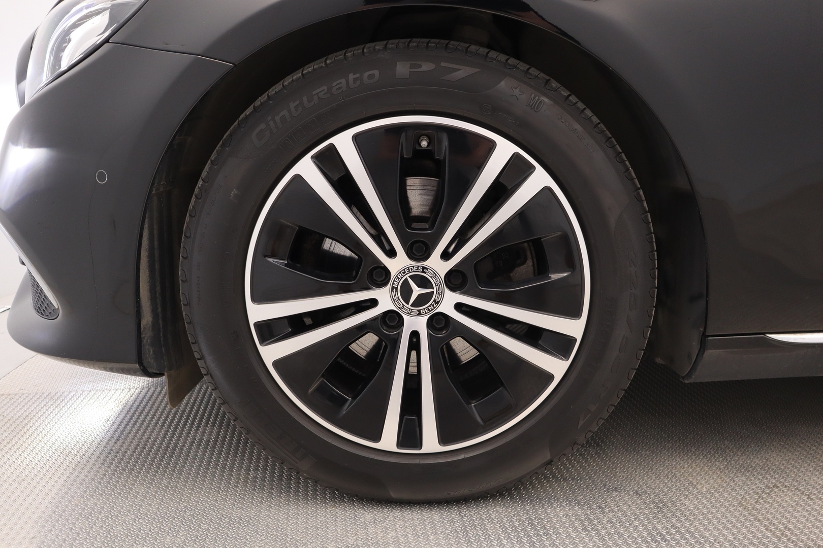 MERCEDES-BENZ E 2019