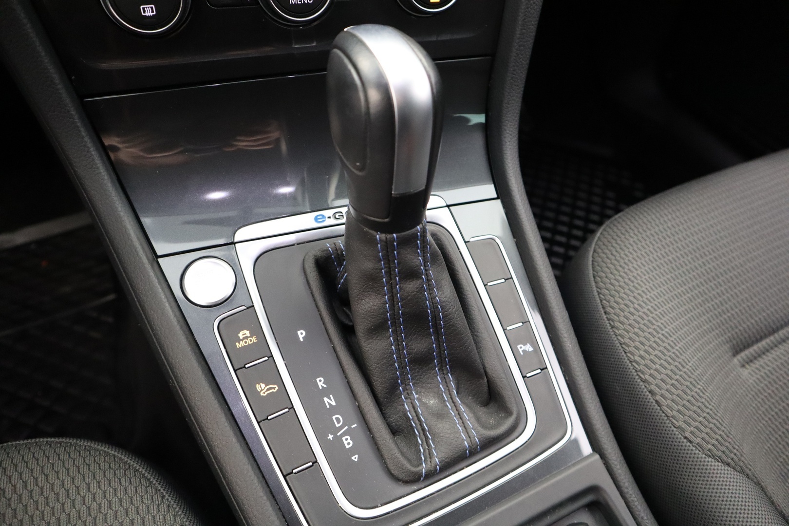 VOLKSWAGEN Golf 2020