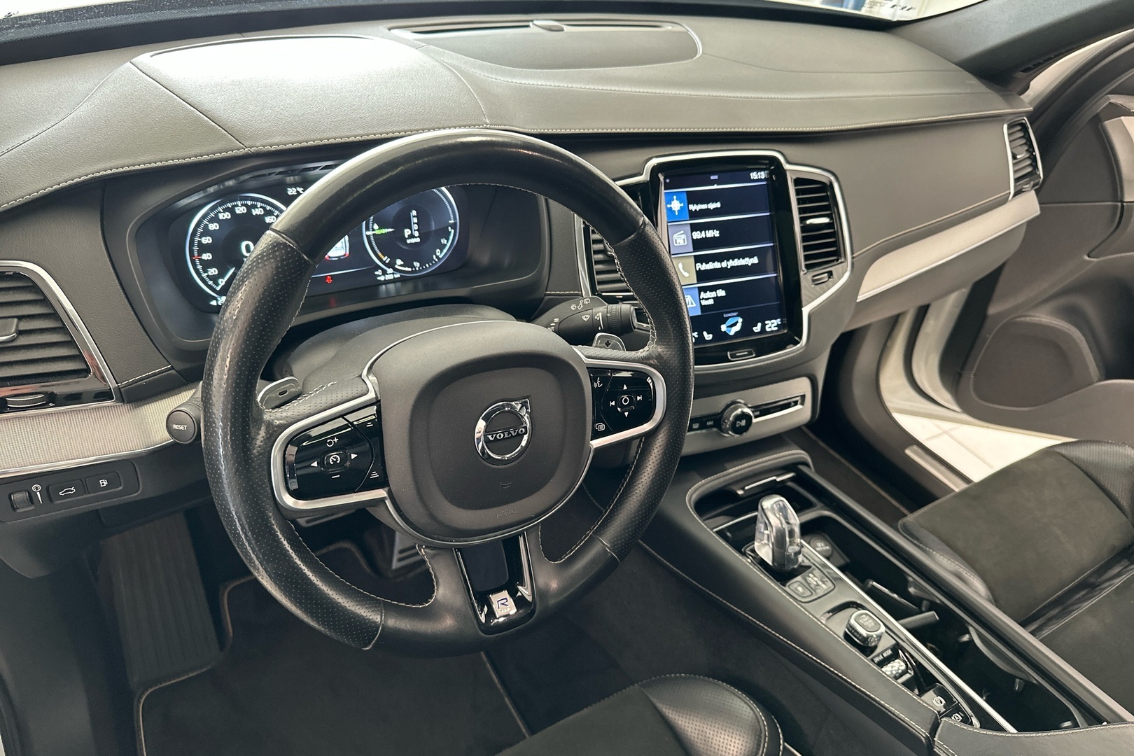 VOLVO XC90 2019