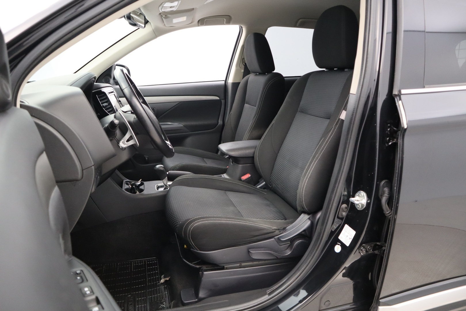MITSUBISHI Outlander 2015