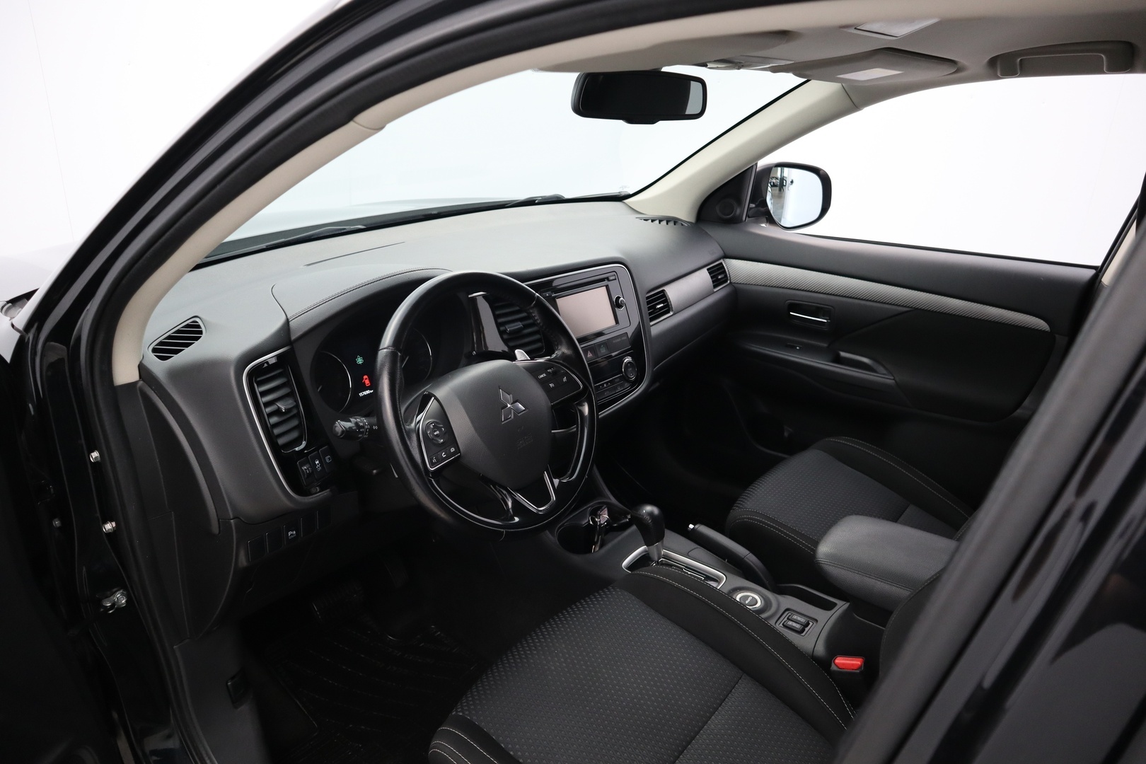 MITSUBISHI Outlander 2015