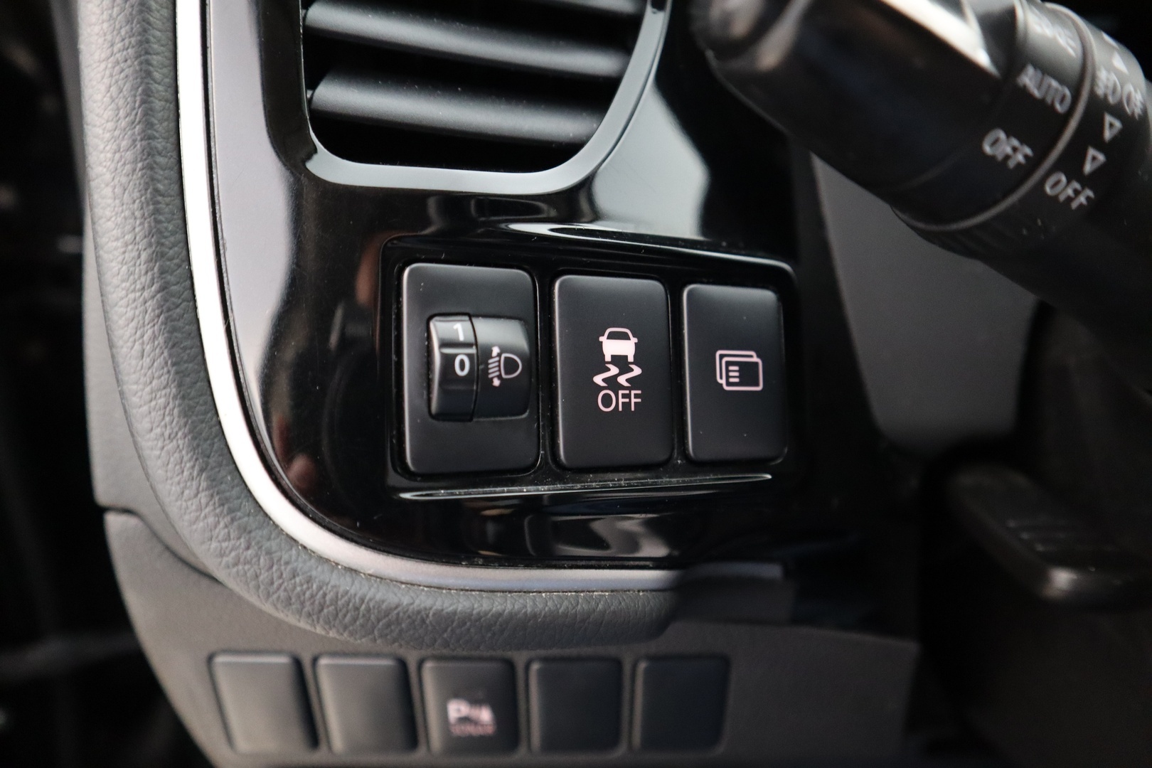 MITSUBISHI Outlander 2015