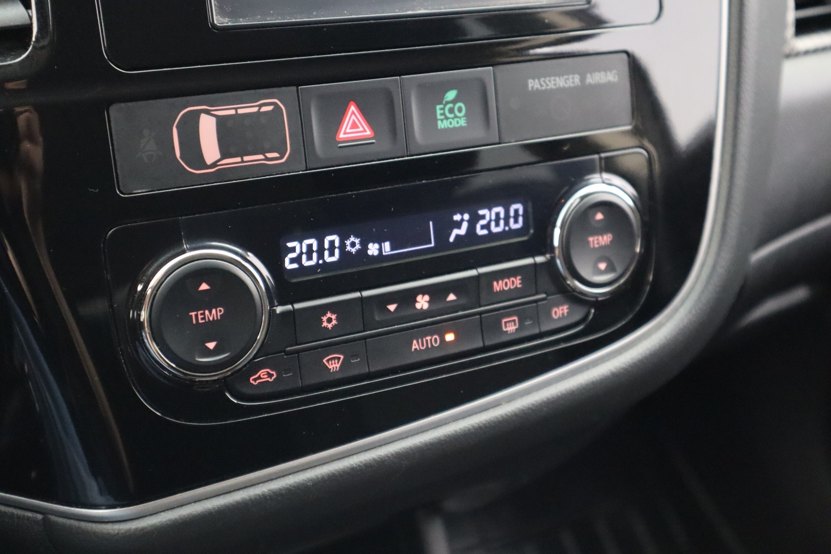 MITSUBISHI Outlander 2015