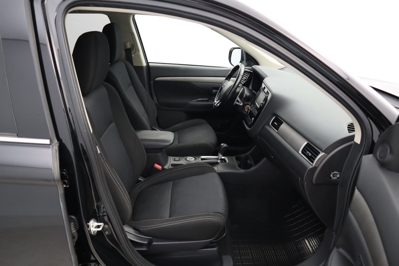 MITSUBISHI Outlander 2015