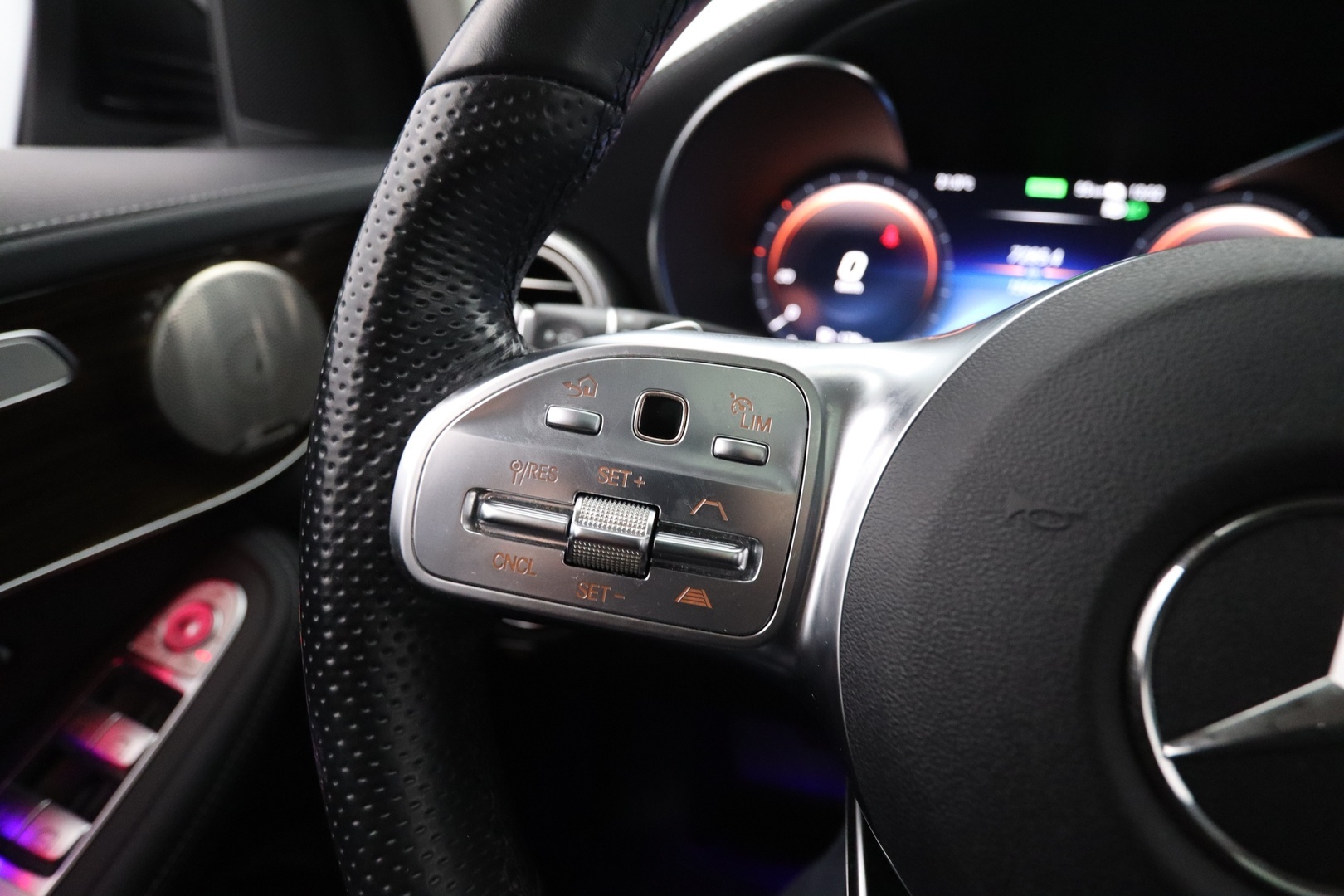 MERCEDES-BENZ GLC 2021