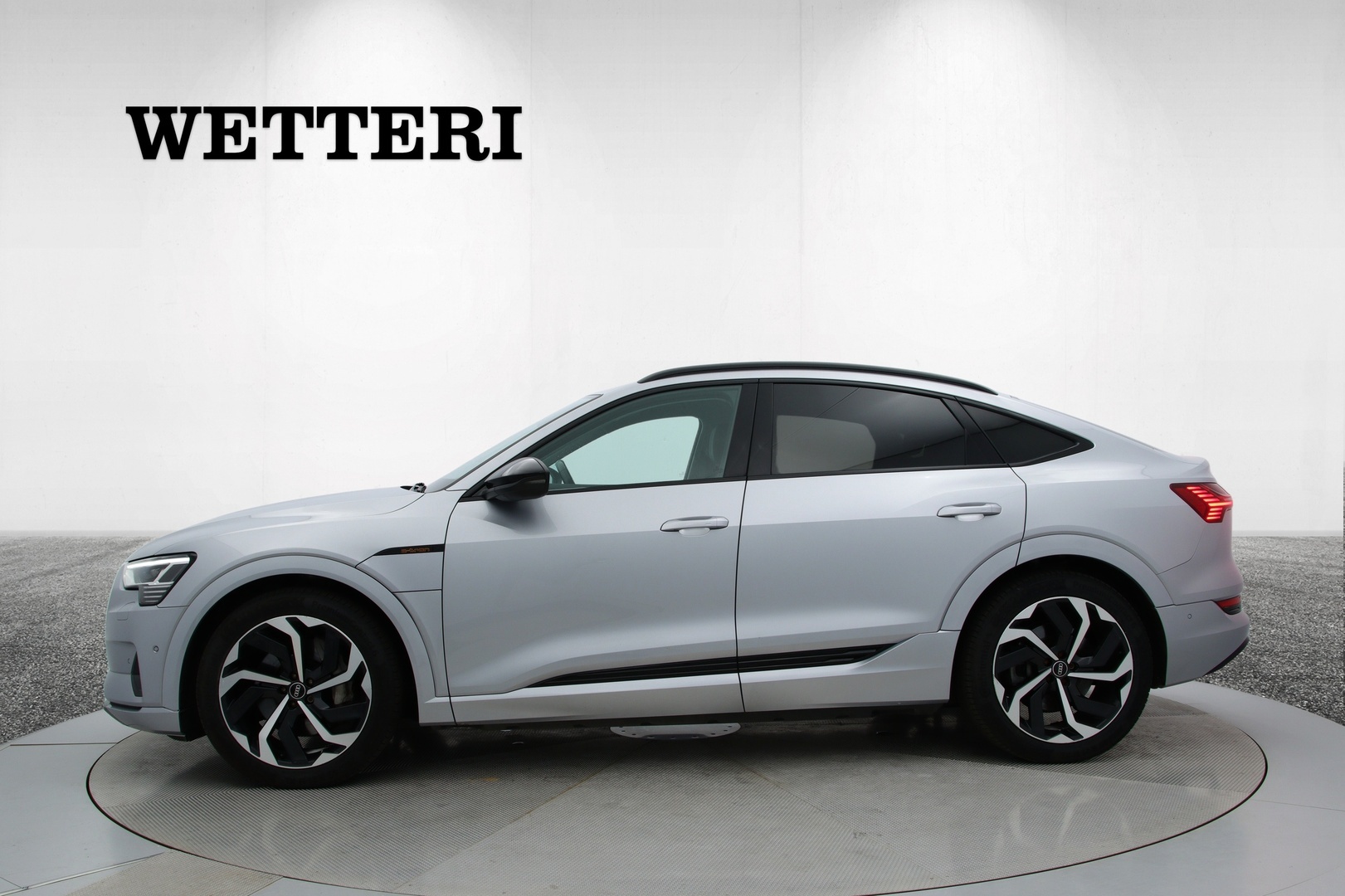 AUDI e-tron 2022
