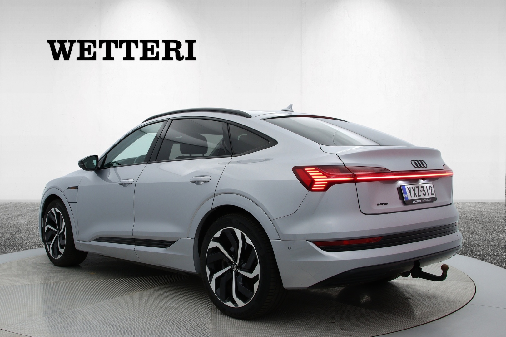 AUDI e-tron 2022