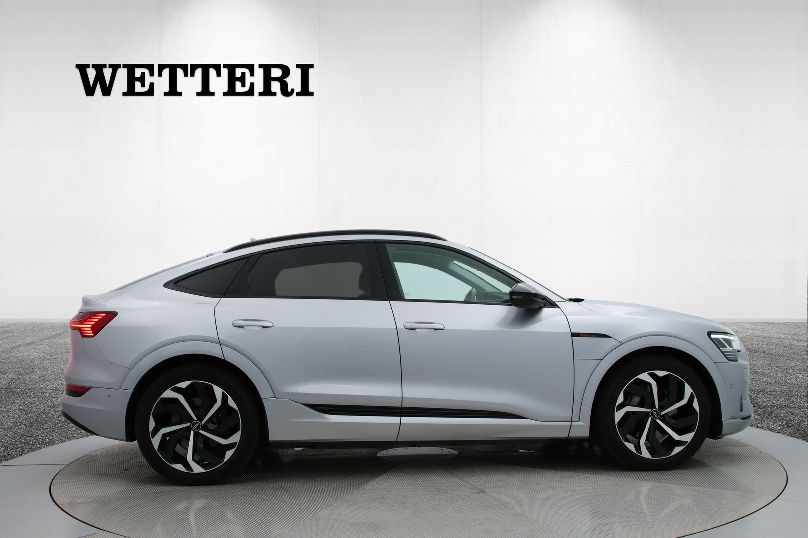 AUDI e-tron 2022