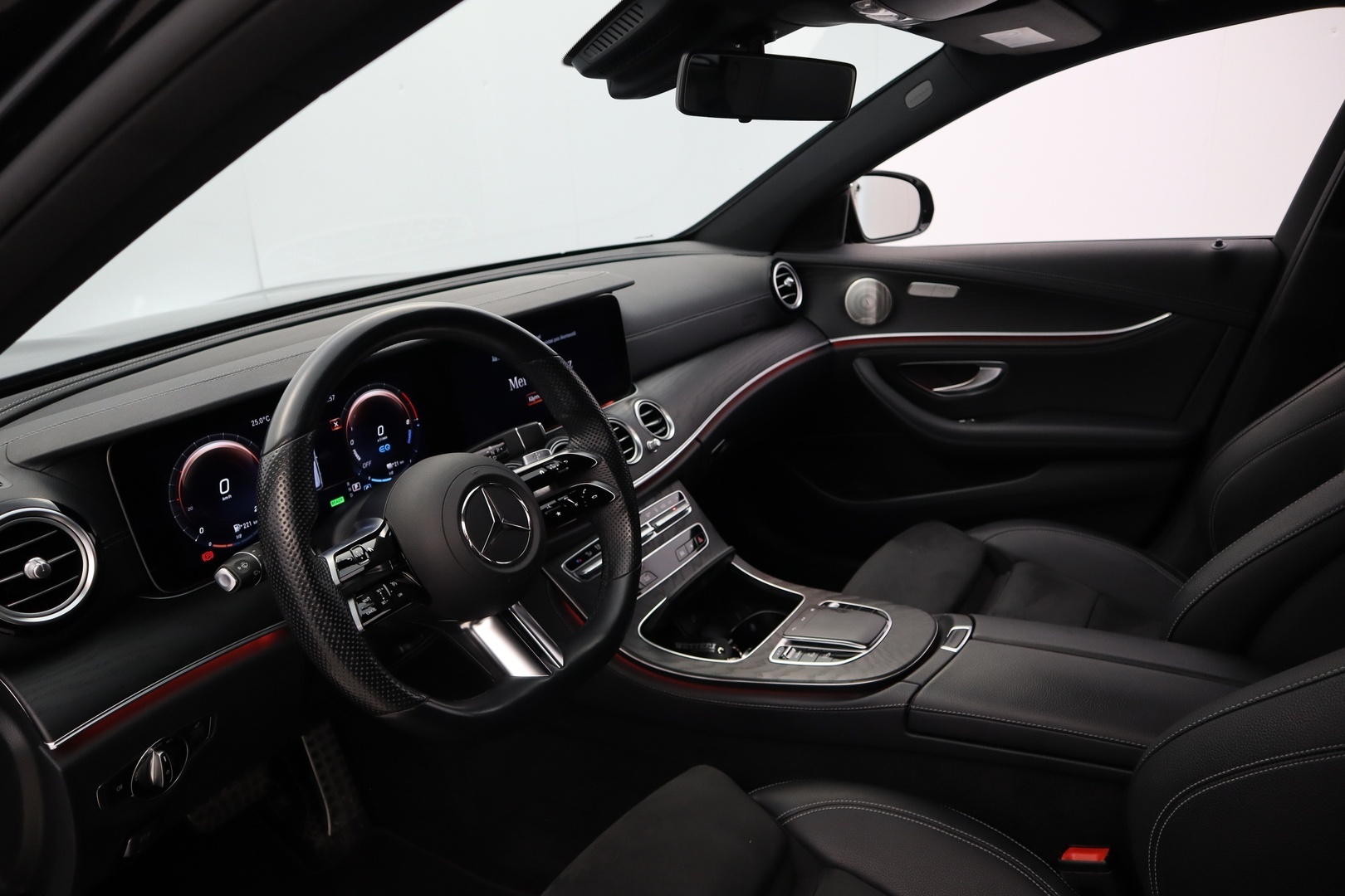 MERCEDES-BENZ E 2022