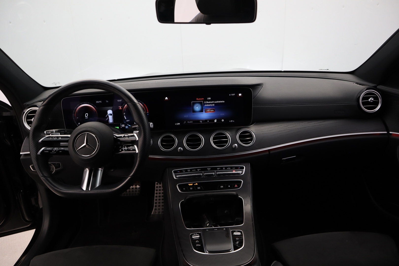 MERCEDES-BENZ E 2022