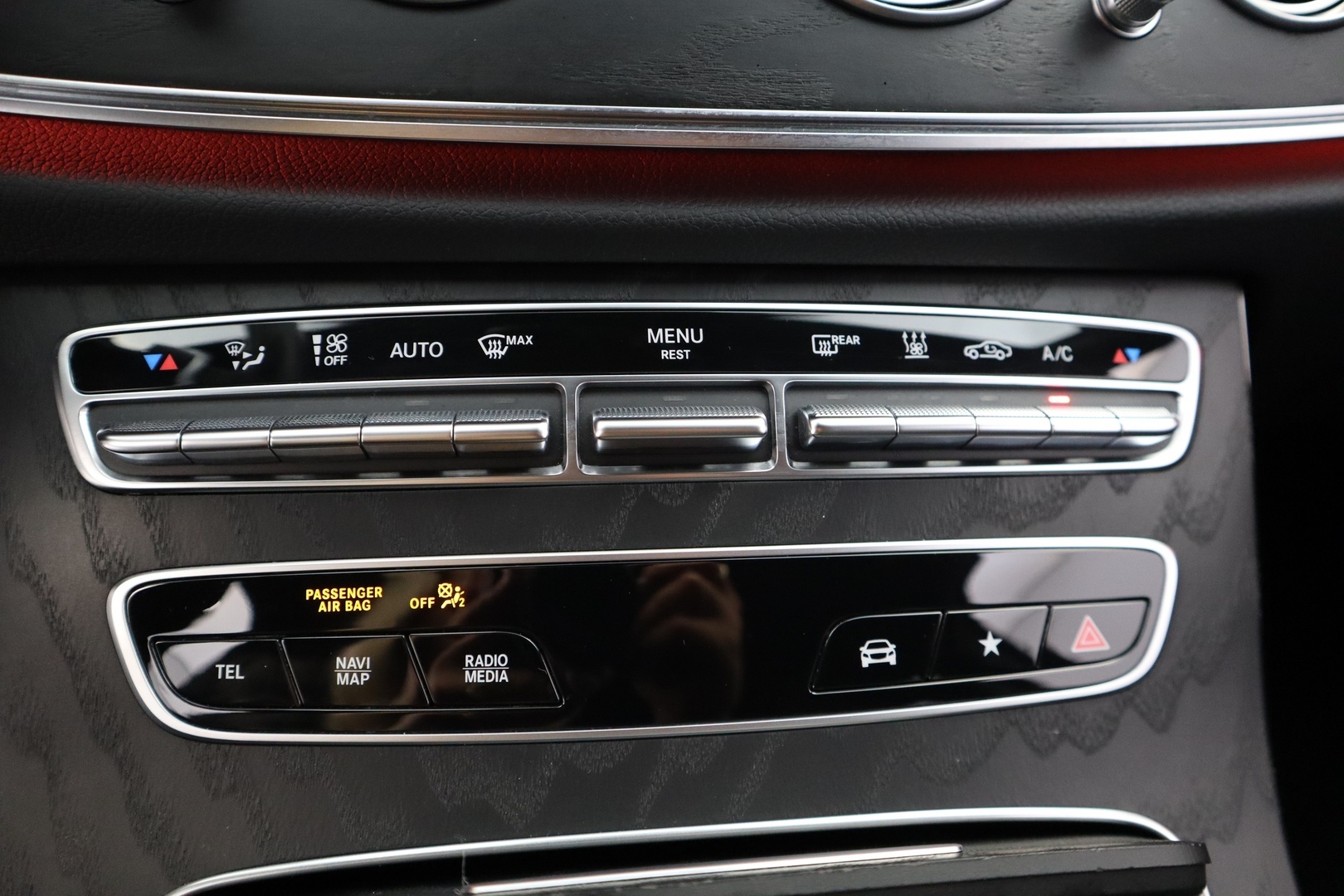 MERCEDES-BENZ E 2022