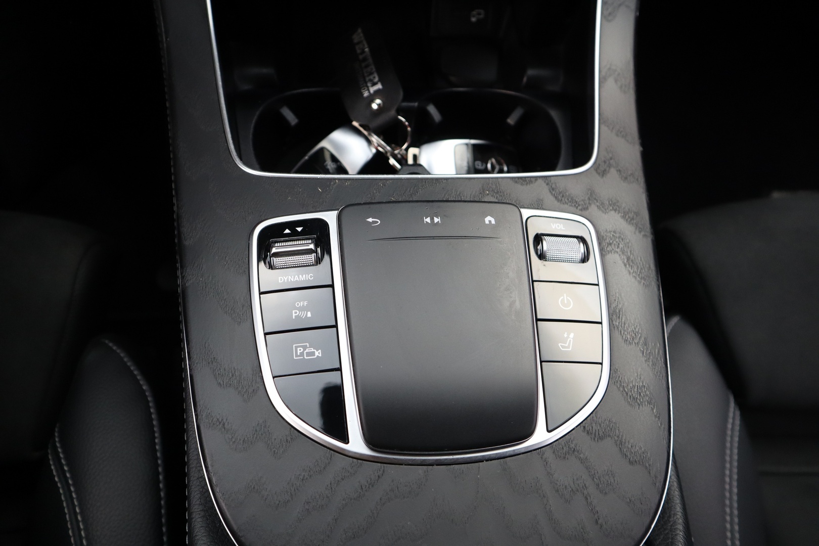 MERCEDES-BENZ E 2022