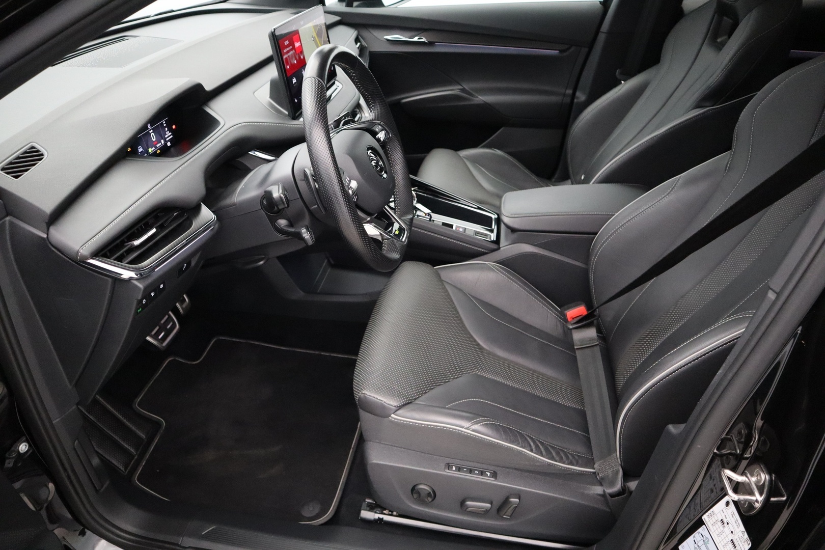SKODA Enyaq 18