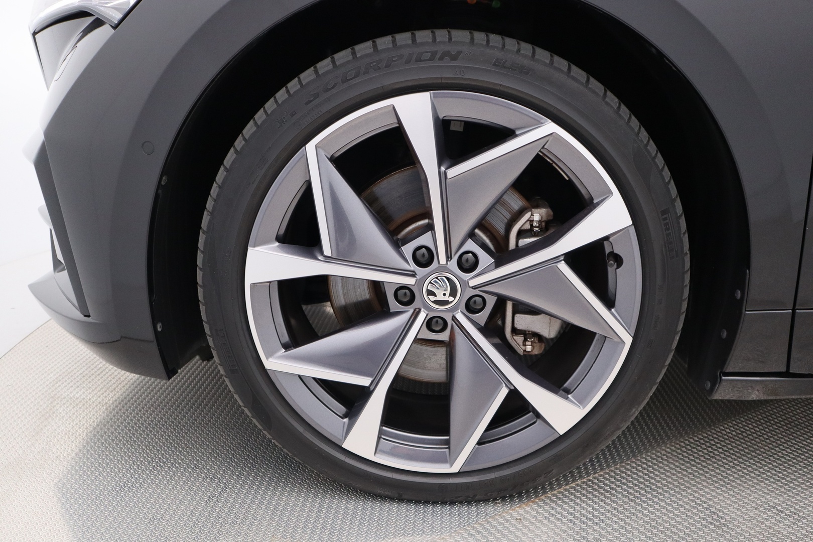 SKODA Enyaq 43