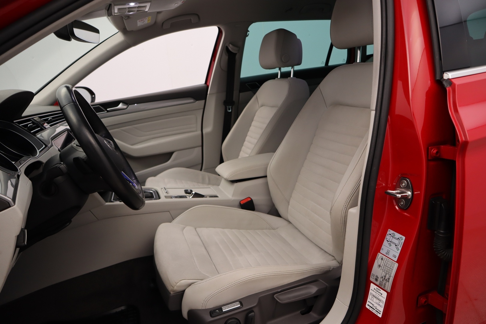 VOLKSWAGEN Passat 14