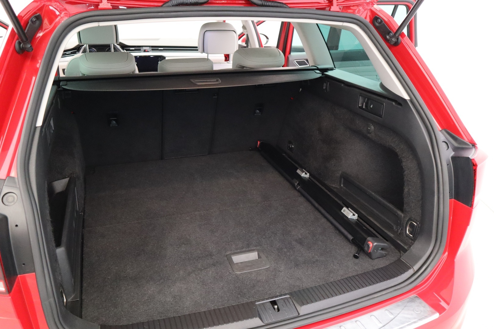 VOLKSWAGEN Passat 9