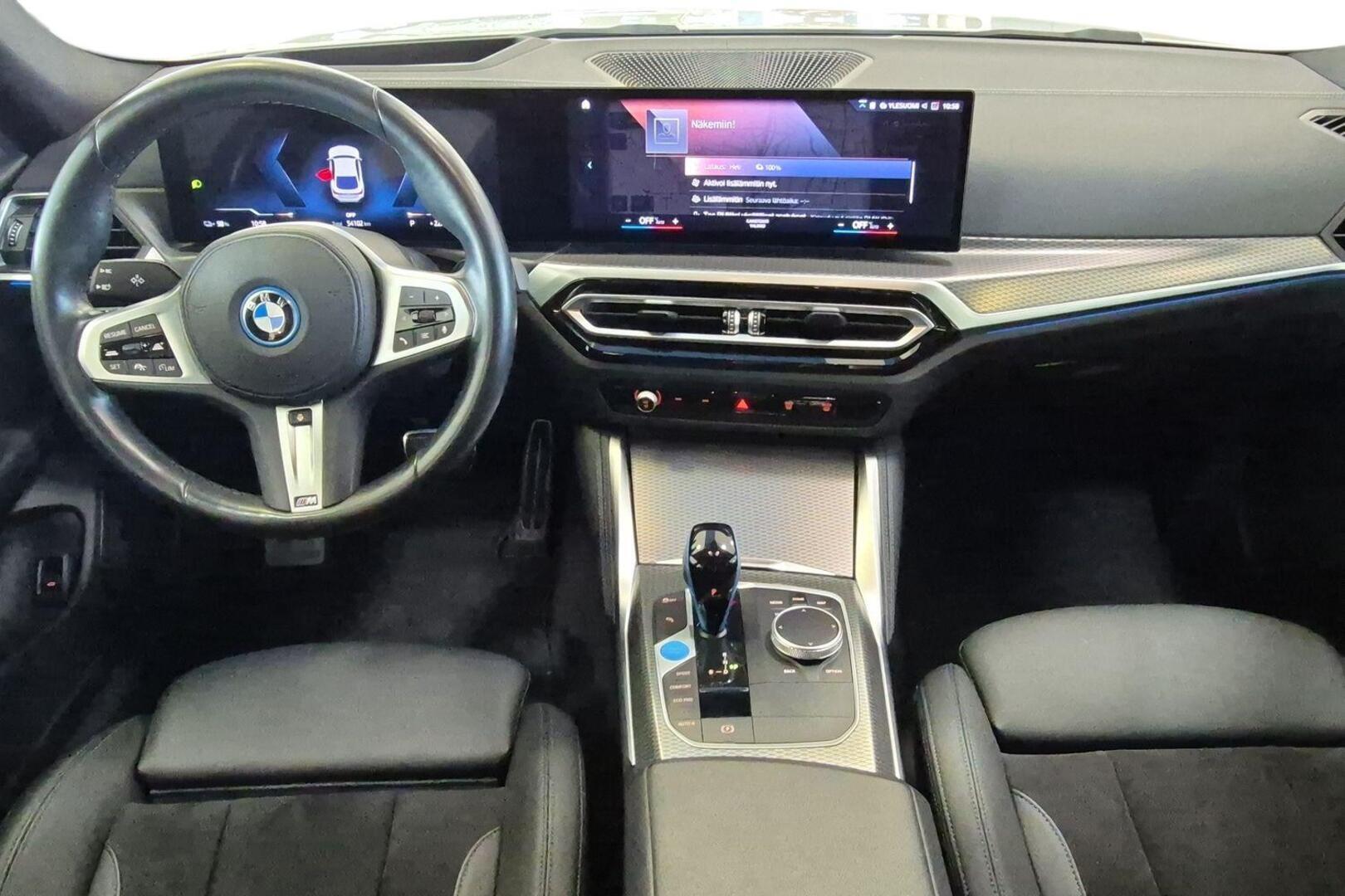 BMW i4 10