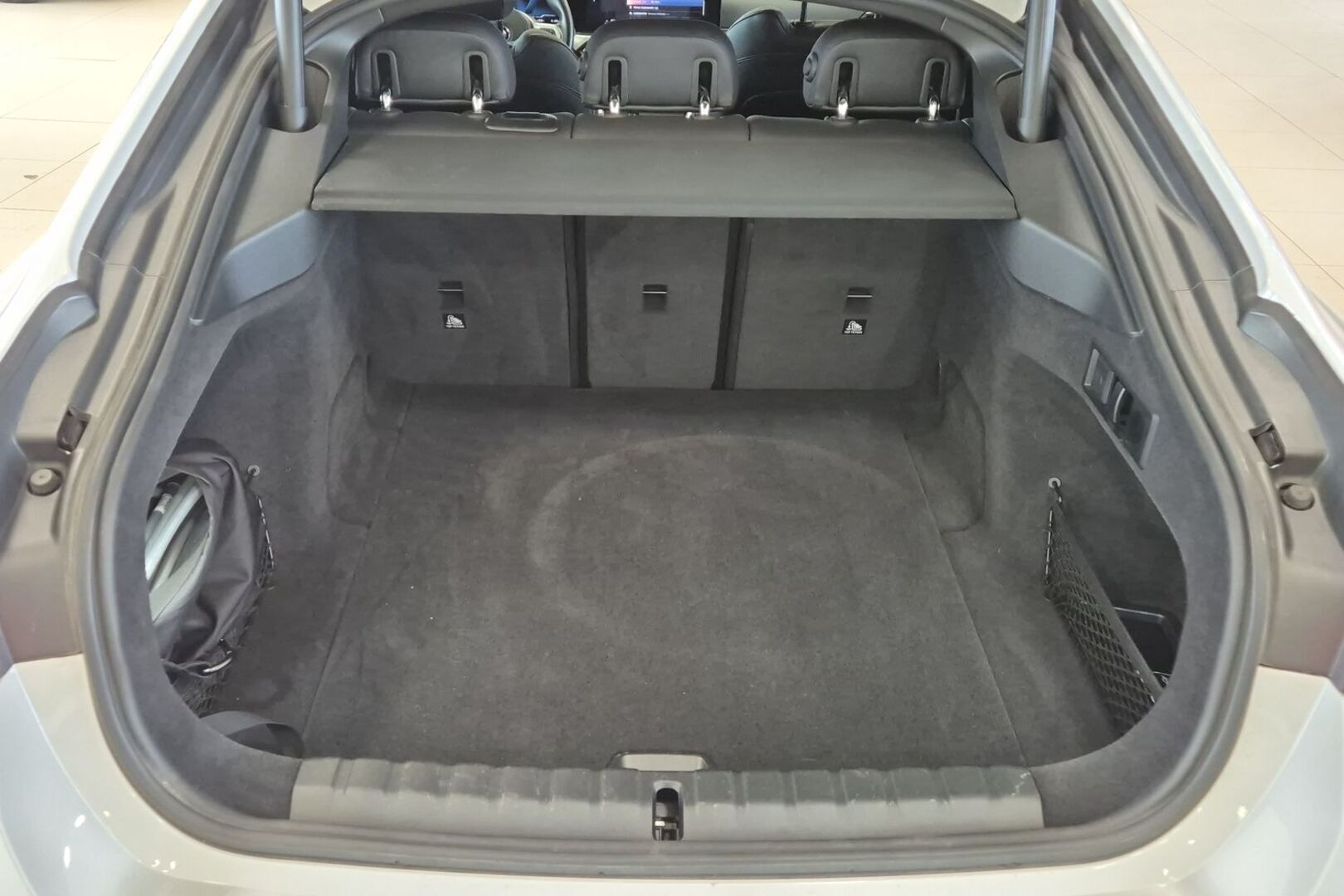 BMW i4 12