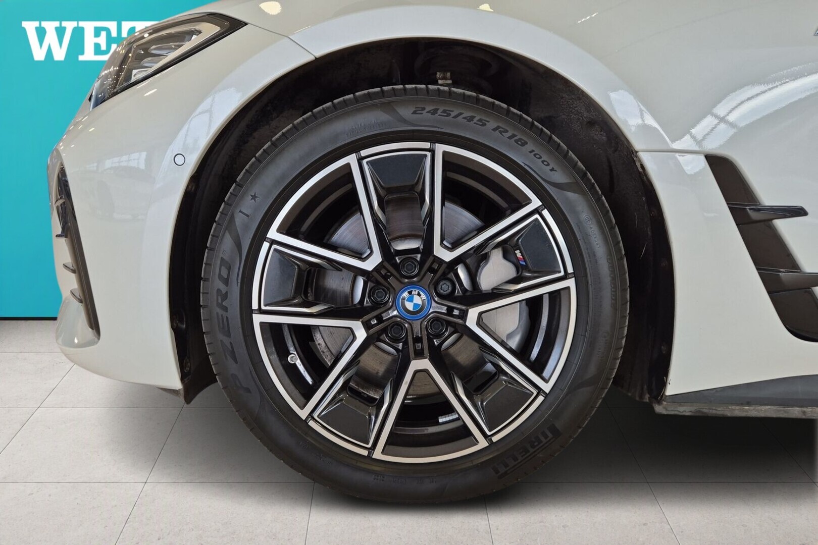 BMW i4 13