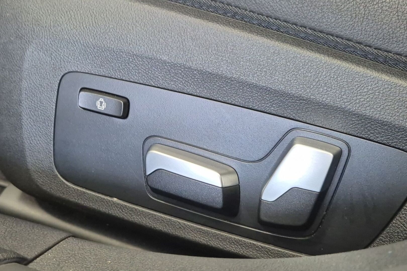 BMW i4 19