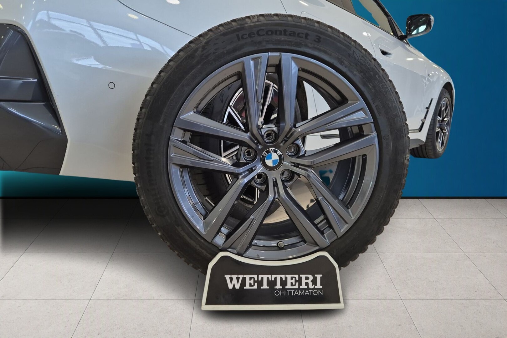 BMW i4 21