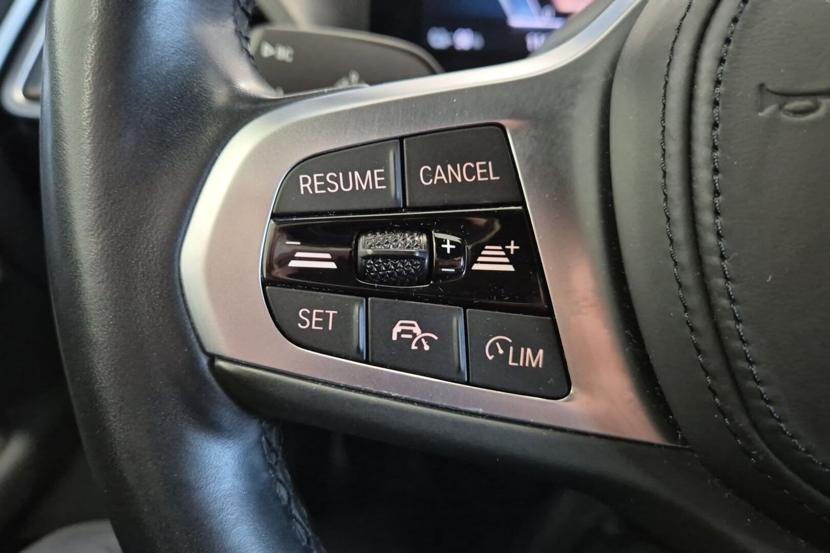 BMW i4 25