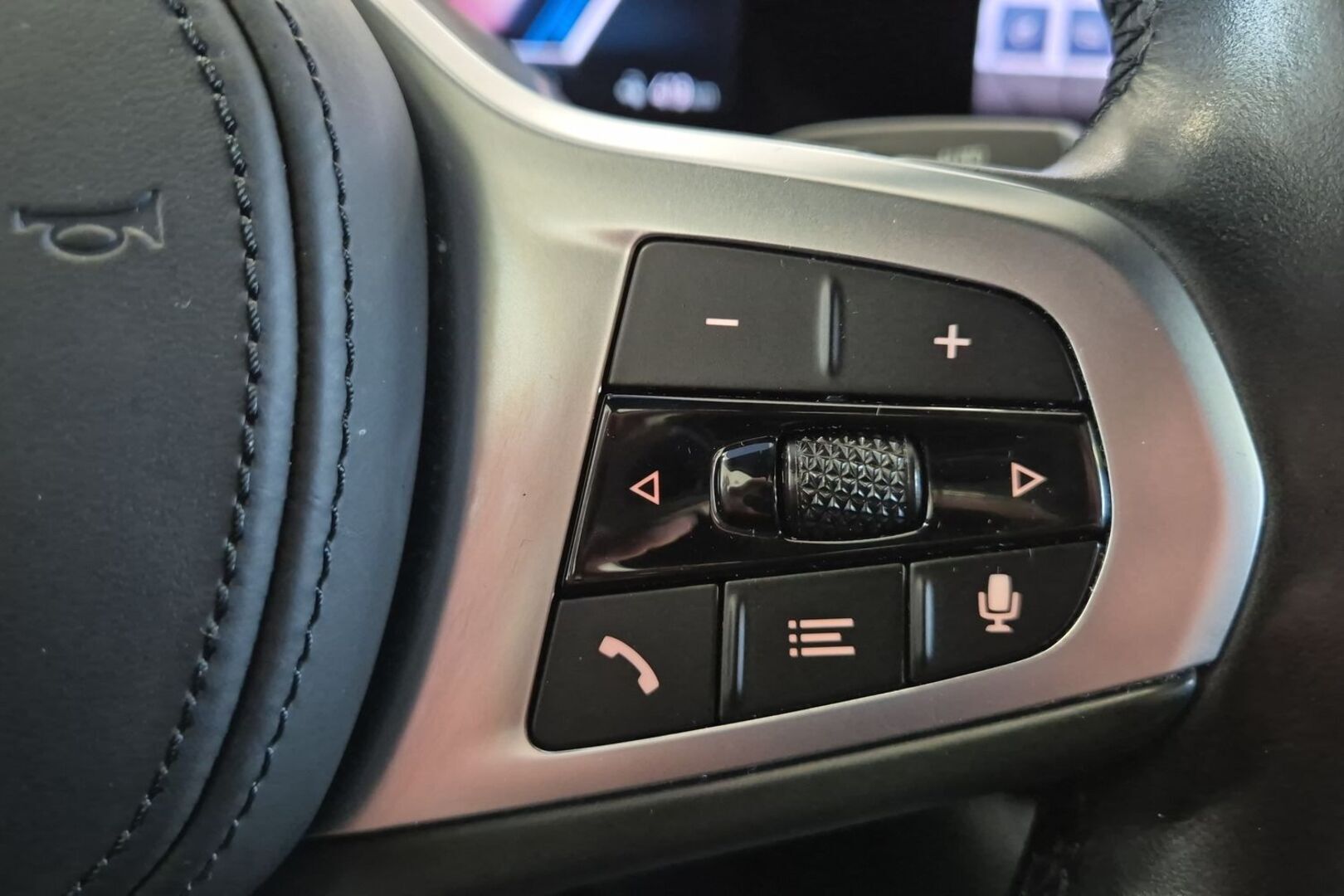 BMW i4 26