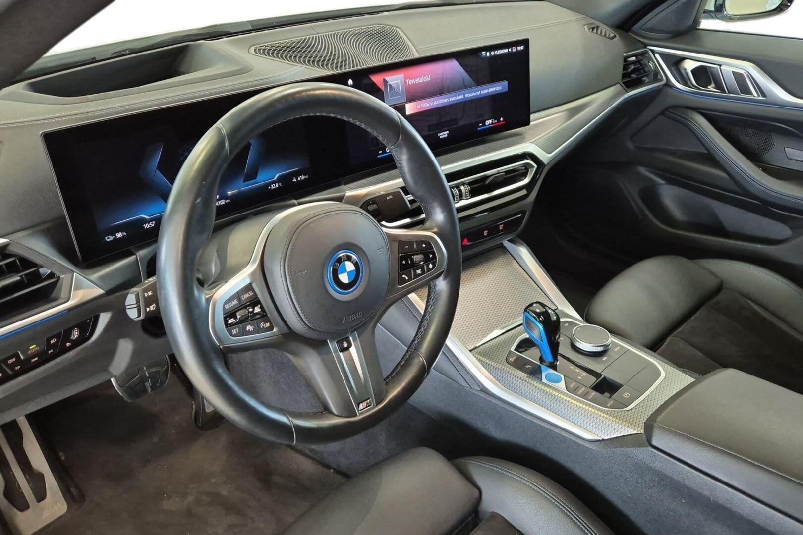 BMW i4 8