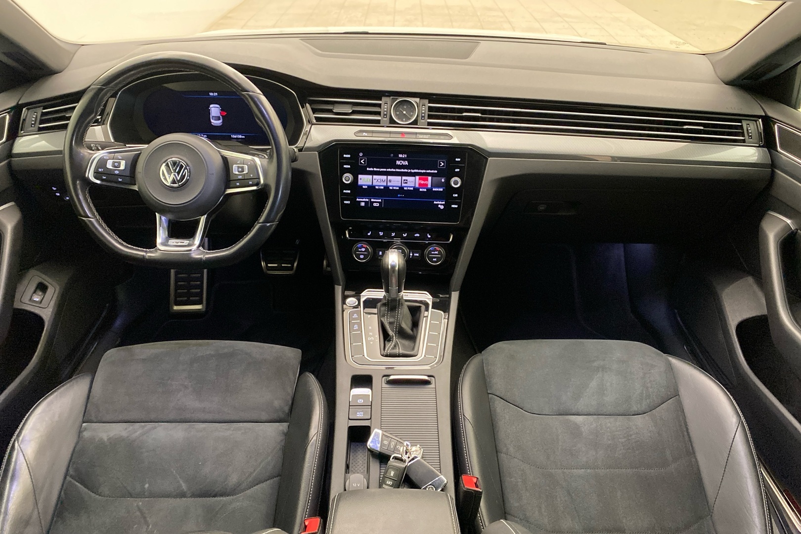 VOLKSWAGEN Arteon 10