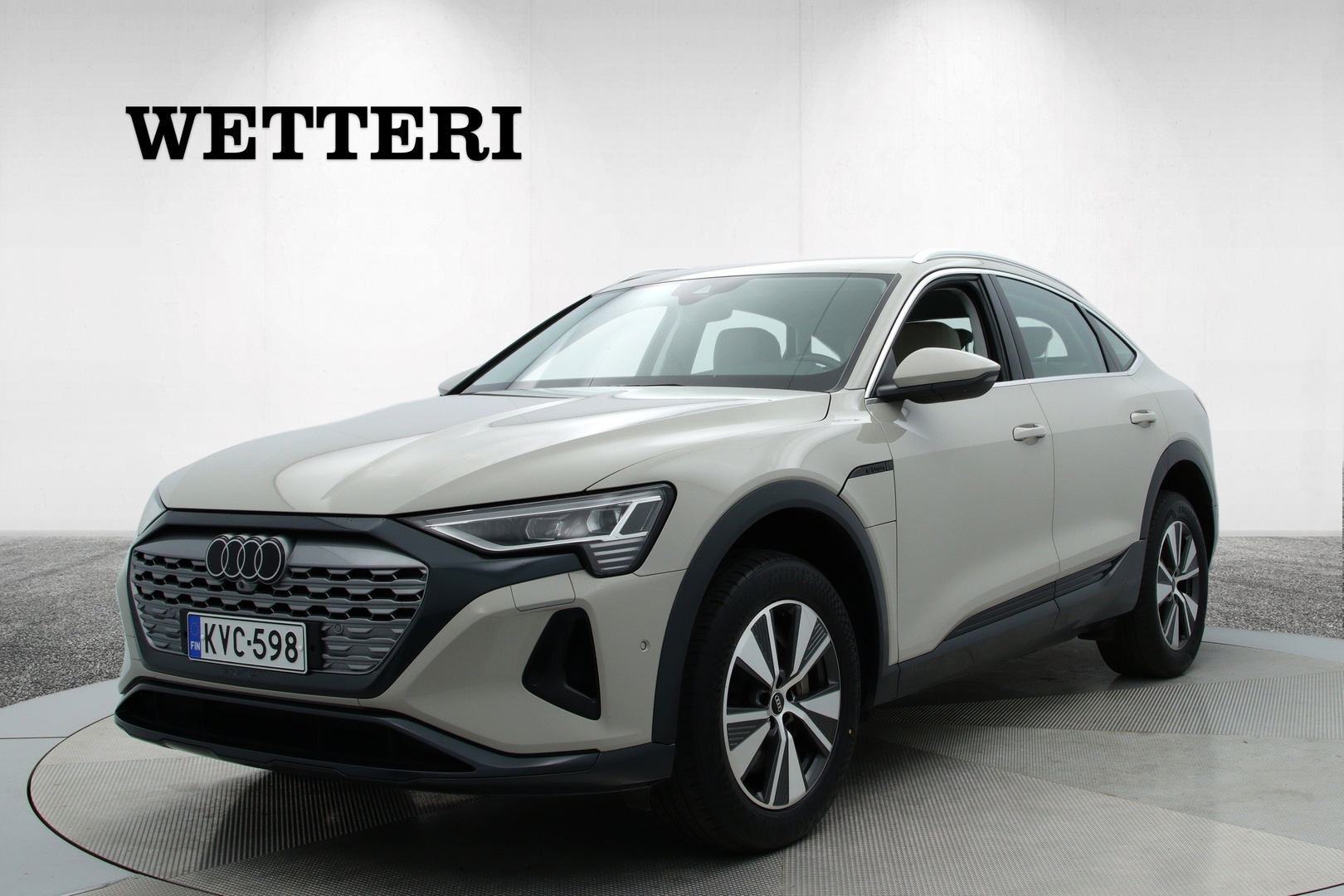 AUDI Q8 e-tron 1